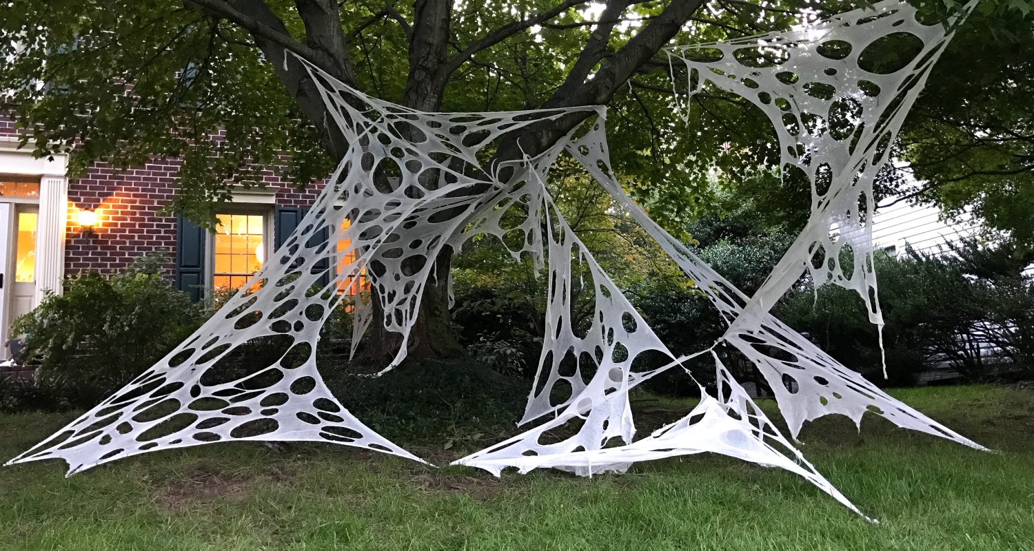 How To Make Giant Halloween Spider Webs South Lumina Style   Img 4639 1500x800 