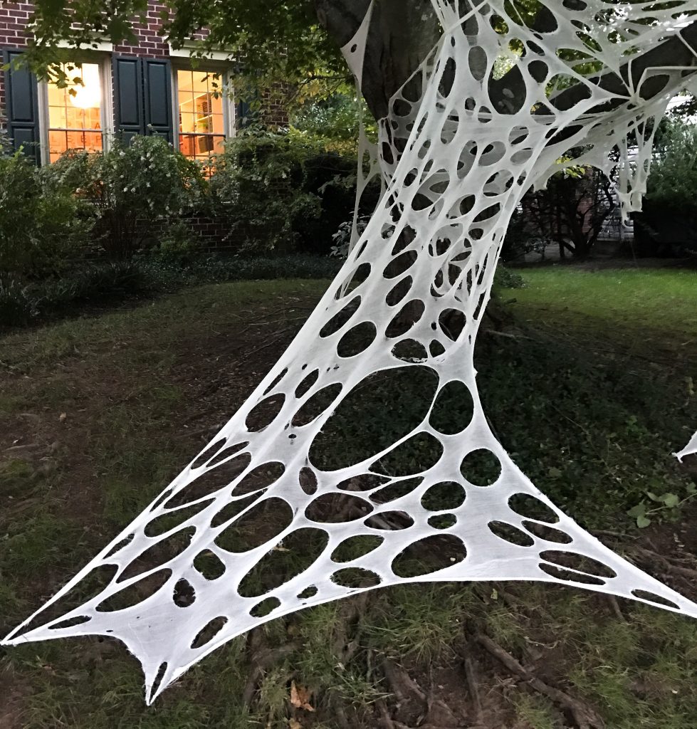 how-to-make-giant-halloween-spider-webs-south-lumina-style